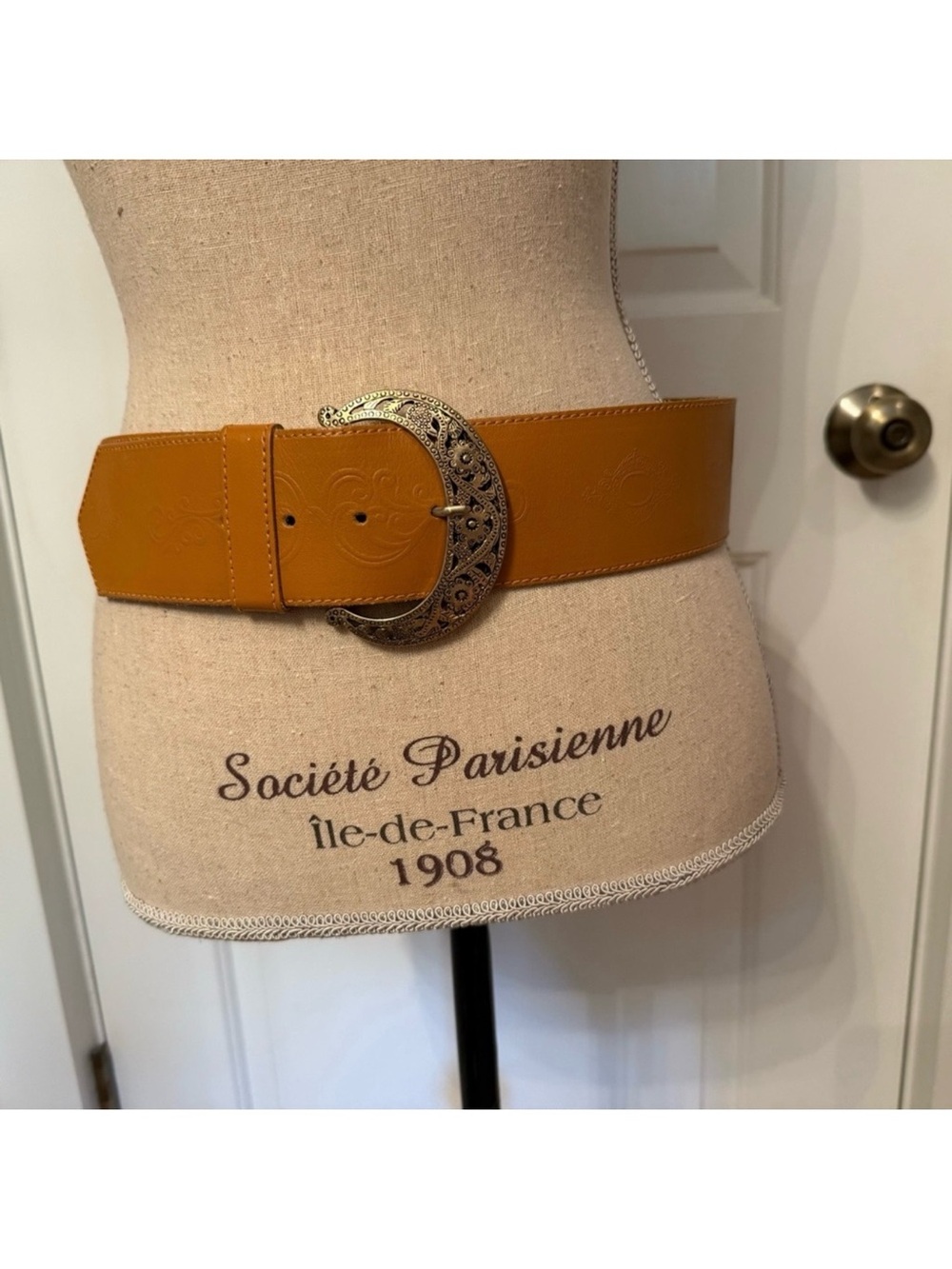 AXCESS BELT ACORN BRITISH TAN BROWN LEATHER EMBOSSED GOLD FLORAL BUCKLE L ITALY